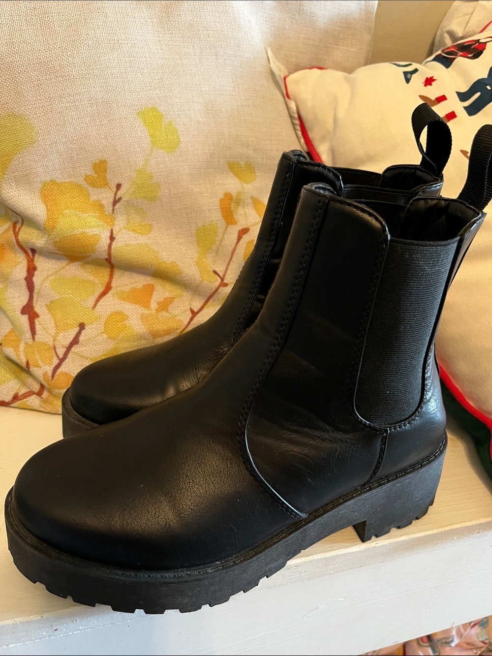 Dirty Laundry Black Combat Chelsea Boots